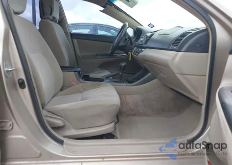 2003 Toyota Camry Se z USA, uszkodzony, nr VIN 4T1BE32K83U243932